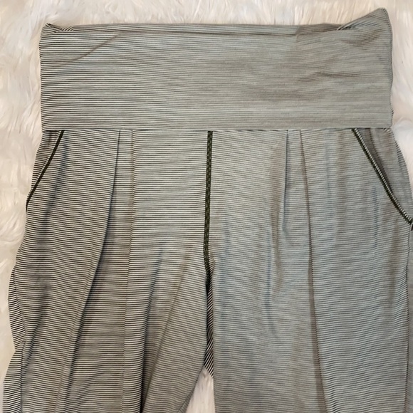 Zella Nordstrom Comfy Lounge Cropped Olive Green Stripped Soft Legging Pants - Picture 2 of 7